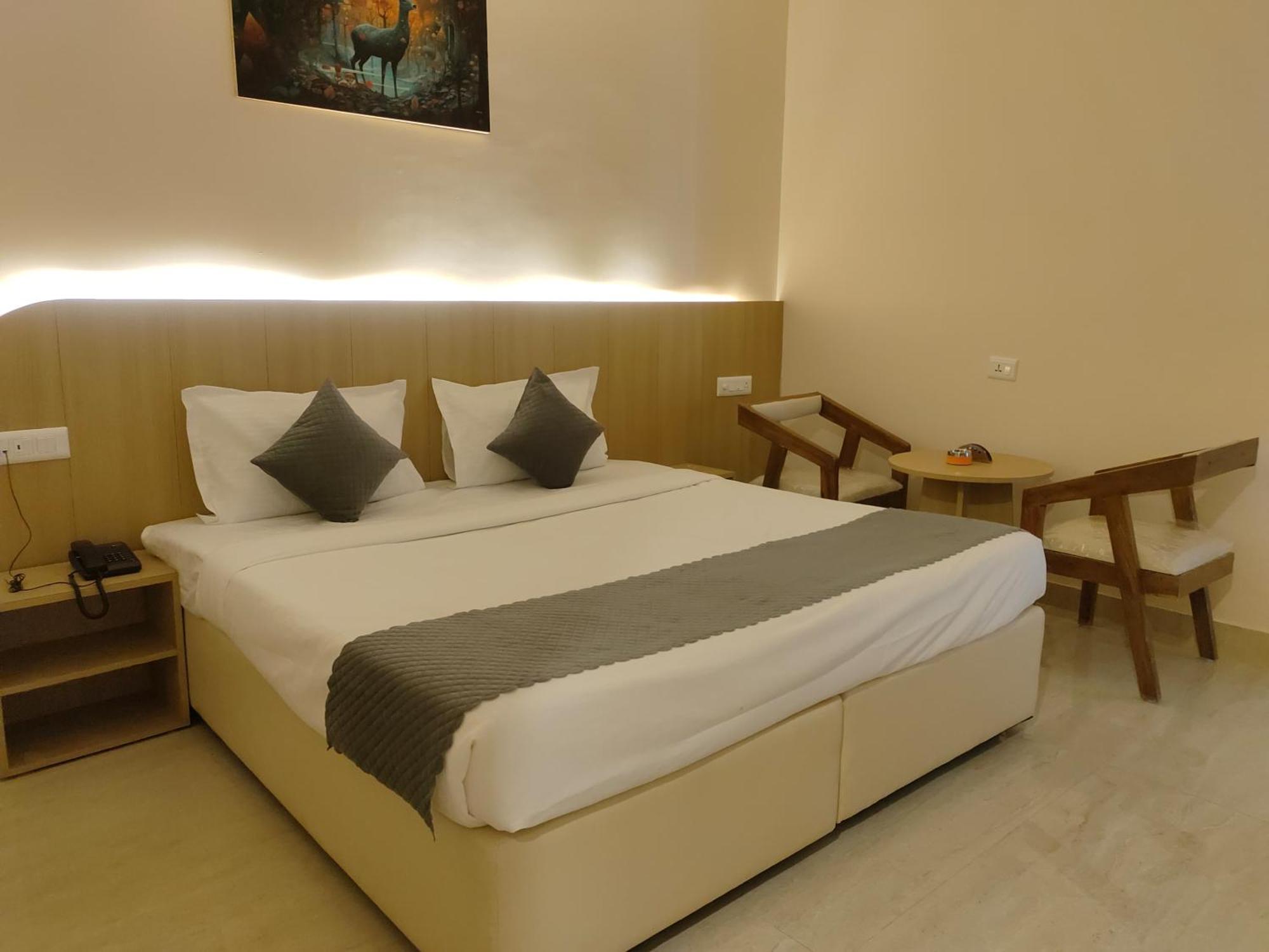 Hotel Meridian Blue Warangal Bagian luar foto